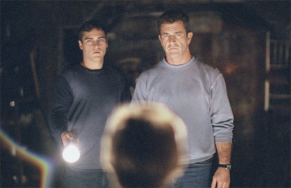 Joaquin Phoenix Photo (  )   /  - 35