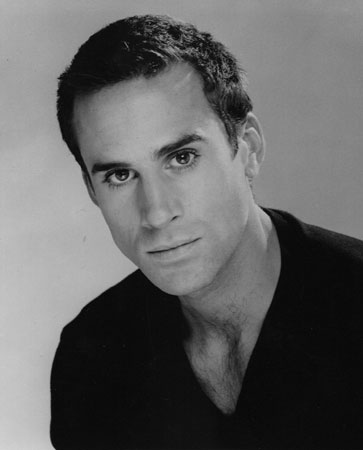 Joseph Fiennes Photo (  )    /  - 30