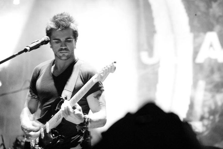 Juanes Photo ( )   /  - 7