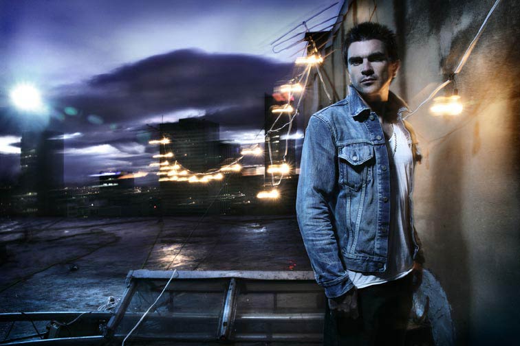 Juanes Photo ( )   /  - 9