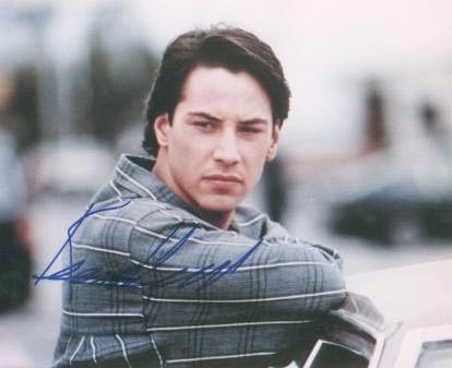 Keanu Reeves Photo (  )    /  - 24