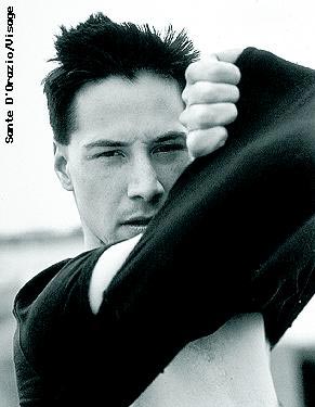 Keanu Reeves Photo (  )    /  - 37