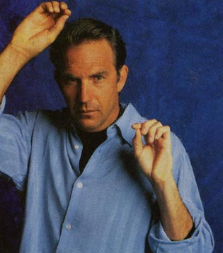 Kevin Costner Photo (  )    /  - 4