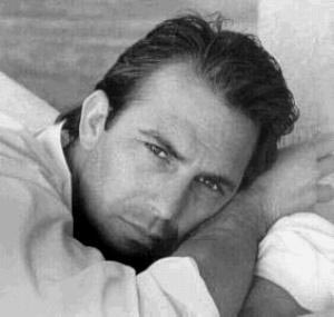 Kevin Costner Photo (  )    /  - 7