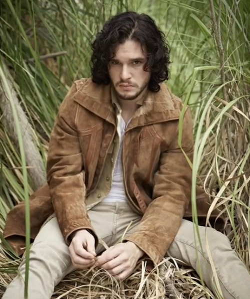 Kit Harington Photo (  )   ,    /  - 14