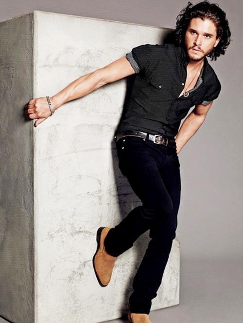 Kit Harington Photo (  )   ,    /  - 17