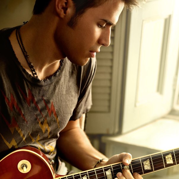 Kris Allen Photo (  )  ,  /  - 6