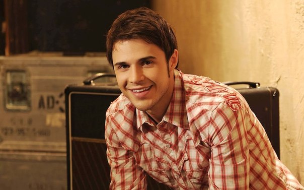 Kris Allen Photo (  )  ,  /  - 14