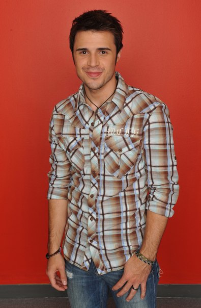 Kris Allen Photo (  )  ,  /  - 18