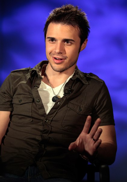 Kris Allen Photo (  )  ,  /  - 19