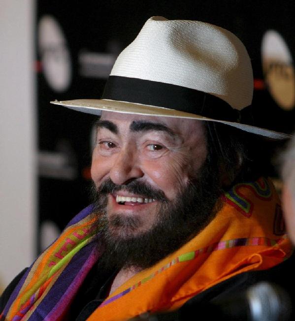 Luciano Pavarotti Photo (  )     /  - 4