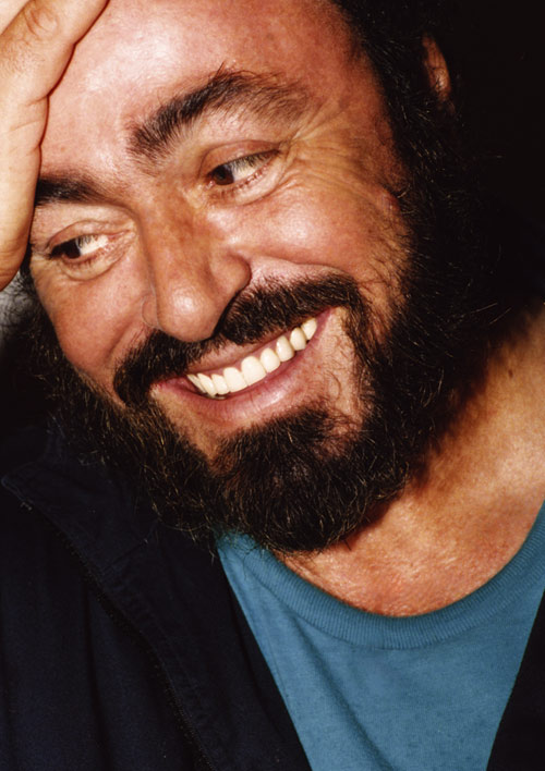 Luciano Pavarotti Photo (  )     /  - 9