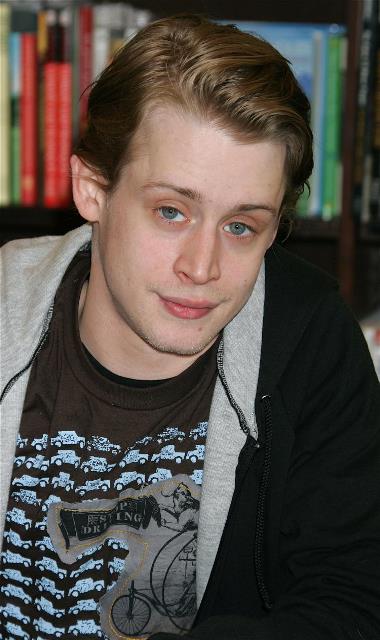 Macaulay Culkin Photo (  )   ,   /  - 12