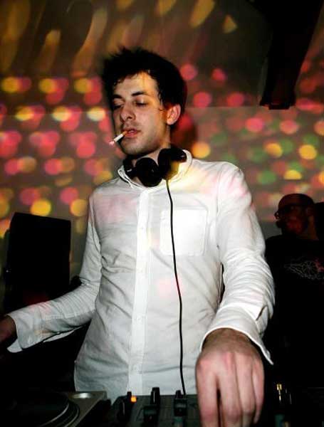 Mark Ronson Photo (  )  DJ, ,  , ,   ,  Allido Records /  - 7