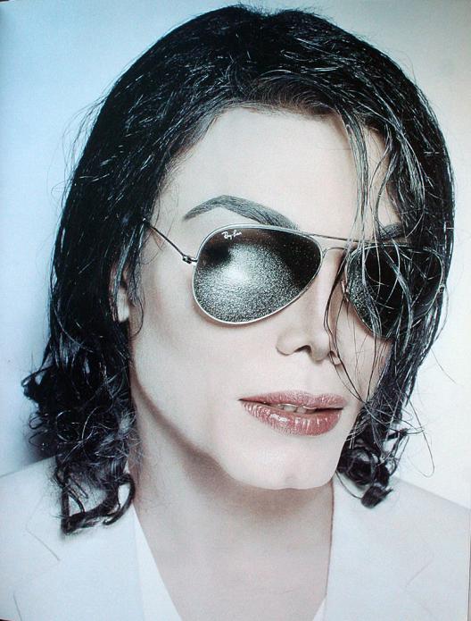 Michael Jackson Photo (  )  ,  - /  - 15