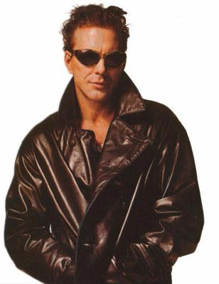 Mickey Rourke Photo (  )   /  - 16