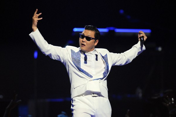 PSY Photo ( )   /  - 18