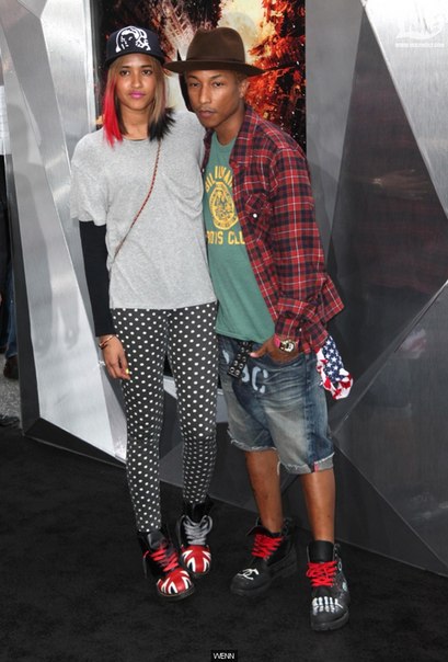 Pharrell Williams Photo (  )  - /  - 32