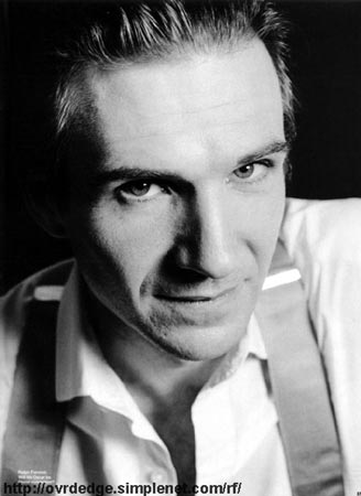 Ralph Fiennes Photo (  )    /  - 4