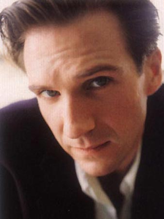 Ralph Fiennes Photo (  )    /  - 14