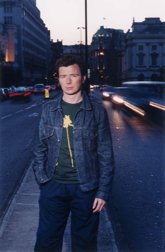 Rick Astley Photo (  )   /  - 4