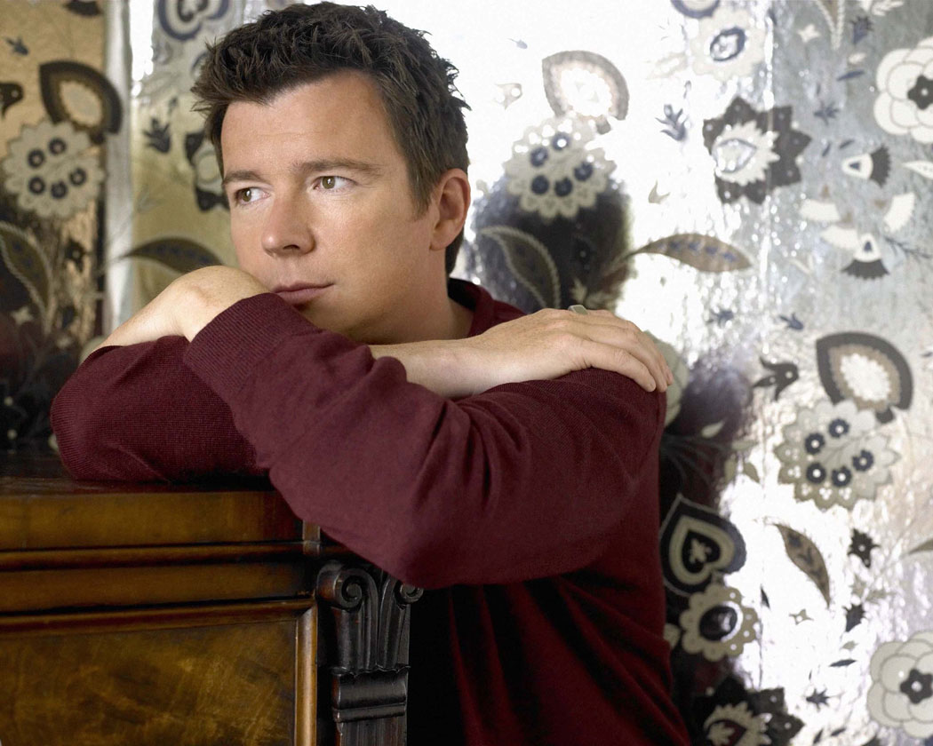 Rick Astley Photo (  )   /  - 7