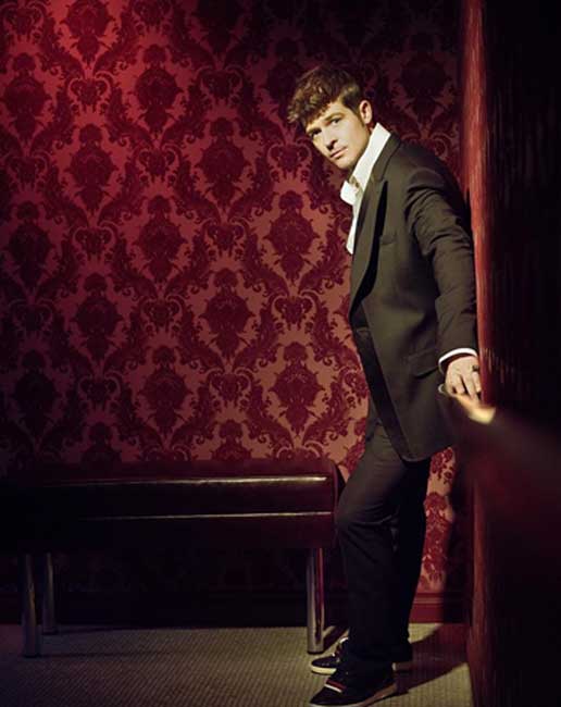 Robin Thicke Photo (  )   /  - 7