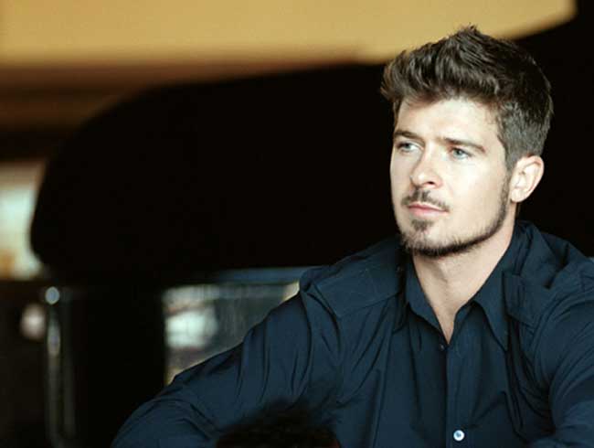 Robin Thicke Photo (  )  