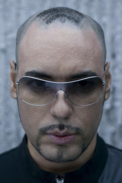 Roger Sanchez Photo (  )   /  - 3