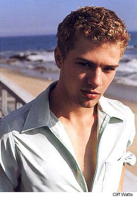 Ryan Phillippe Photo (  )    /  - 17