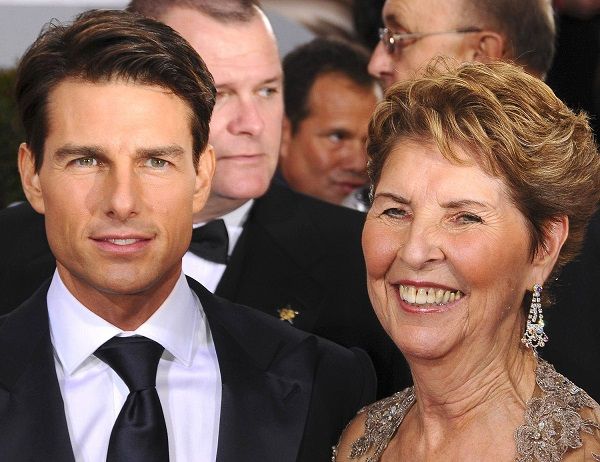   (Tom Cruise)  -  /  - 12