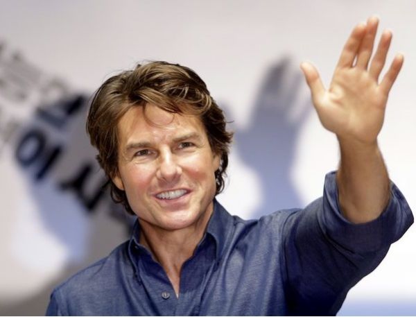   (Tom Cruise)  -  /  - 17