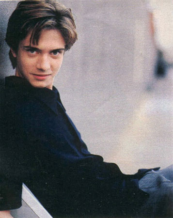 Topher Grace Photo (  )    /  - 13