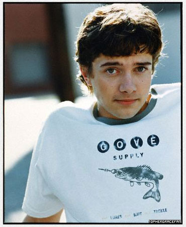 Topher Grace Photo (  )    /  - 27