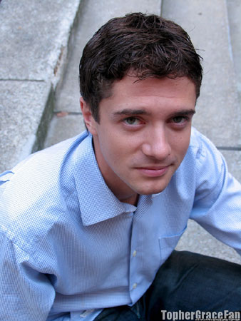 Topher Grace Photo (  )    /  - 30