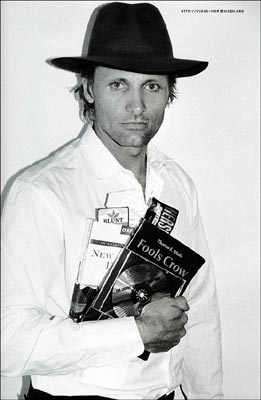 Viggo Mortensen Photo (  )   /  - 9