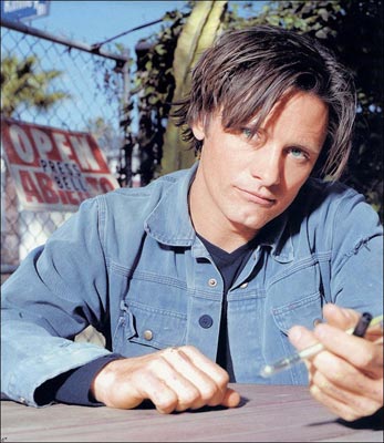 Viggo Mortensen Photo (  )   /  - 12