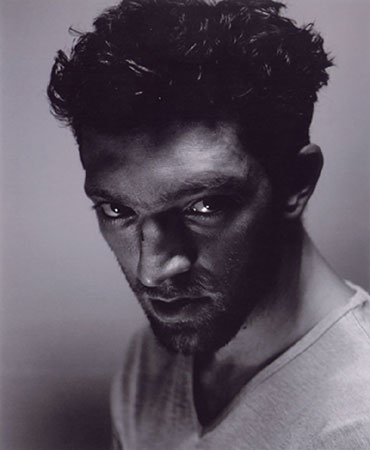 Vincent Cassel Photo (  )   /  - 12