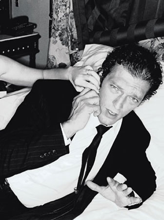 Vincent Cassel Photo (  )   /  - 22