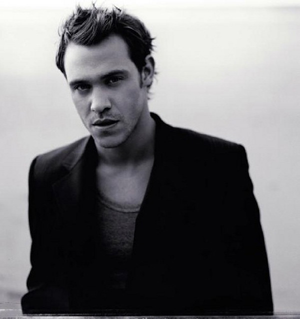 Will Young Photo (  )  