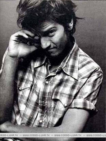 Diego Luna ( ) /  - 4