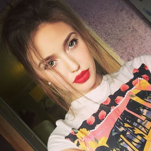   (Anastasiya Kostenko)  - ,    ,   /  - 421