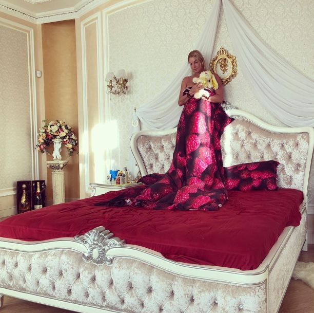    (Anastasiya Volochkova Photo)   /  - 76