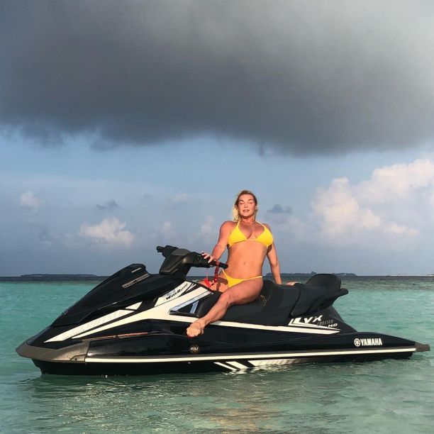    (Anastasiya Volochkova Photo)   /  - 100