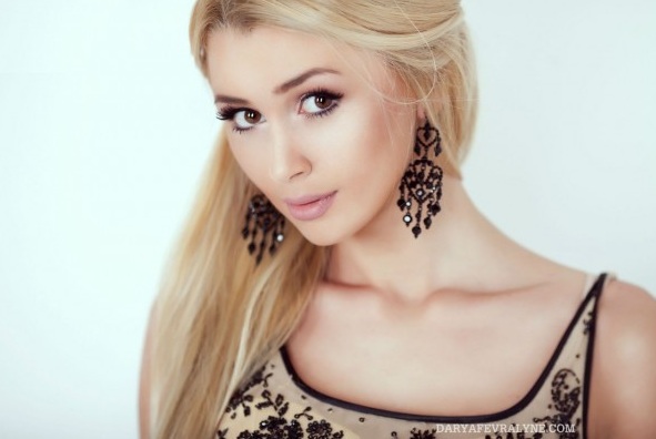     (Anna Zavorotnuk Strukova Photo) , , ,    /  - 124