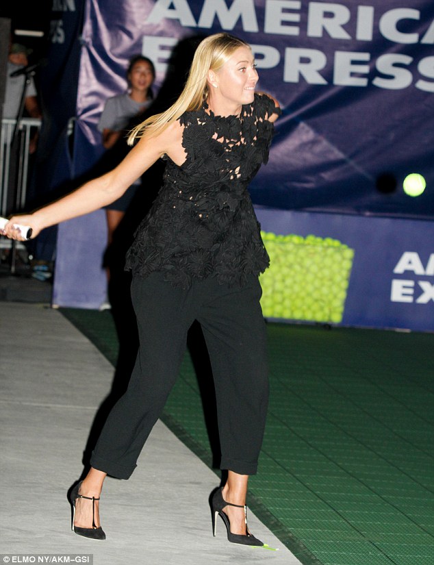    (Maria Sharapova Photo)   /  - 25