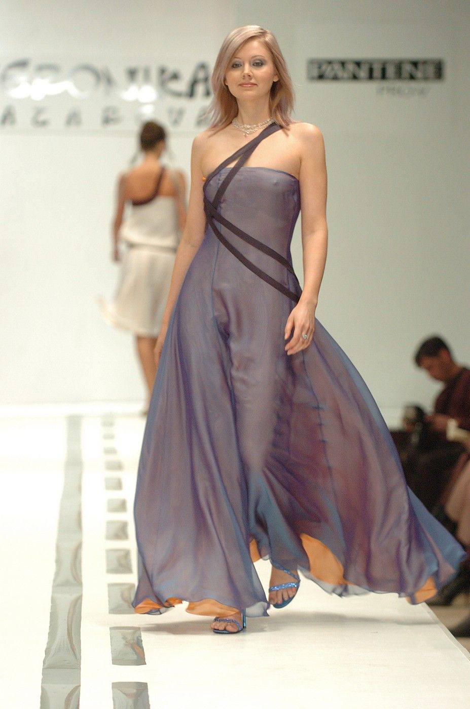  ( ,  )  (Natali Photo)  ,       /  - 79