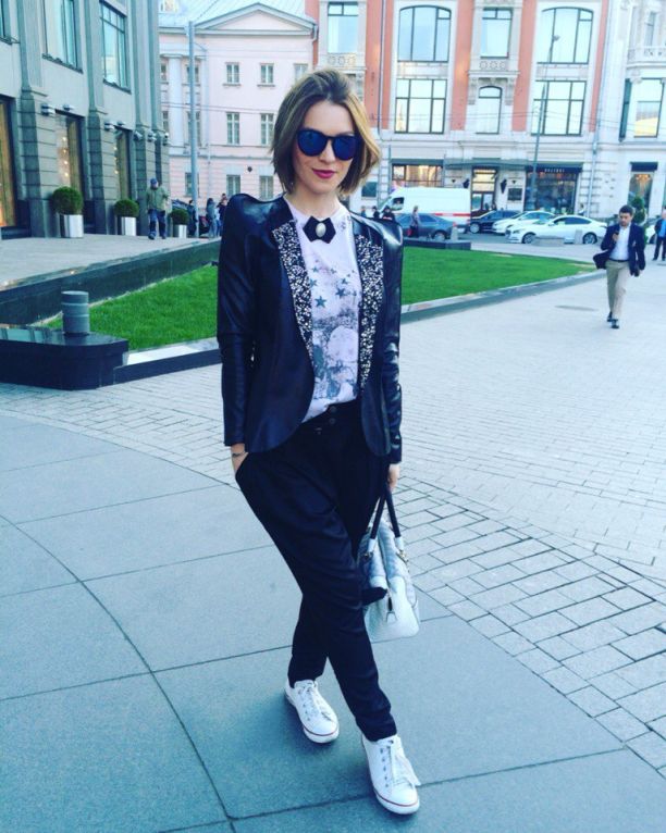 Siatria ( , )  -  /  - 160