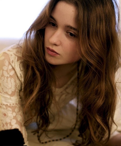 Alice Englert  Photo (  )  ,       /  - 19