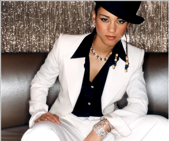 Alicia Keys Photo (  )  ,  /  - 30